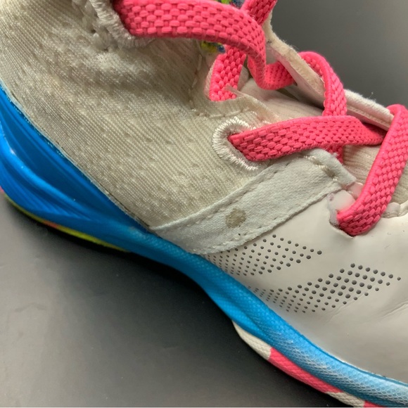 Under Armour Kids Colorful Sneakers Size 5 K Pink Laces White Blue Yellow - Picture 8 of 10